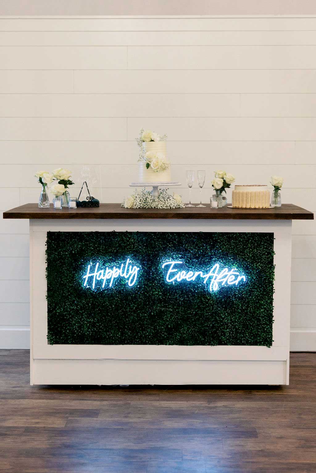 Willowood Ranch Wedding Reception Display Cake Stand