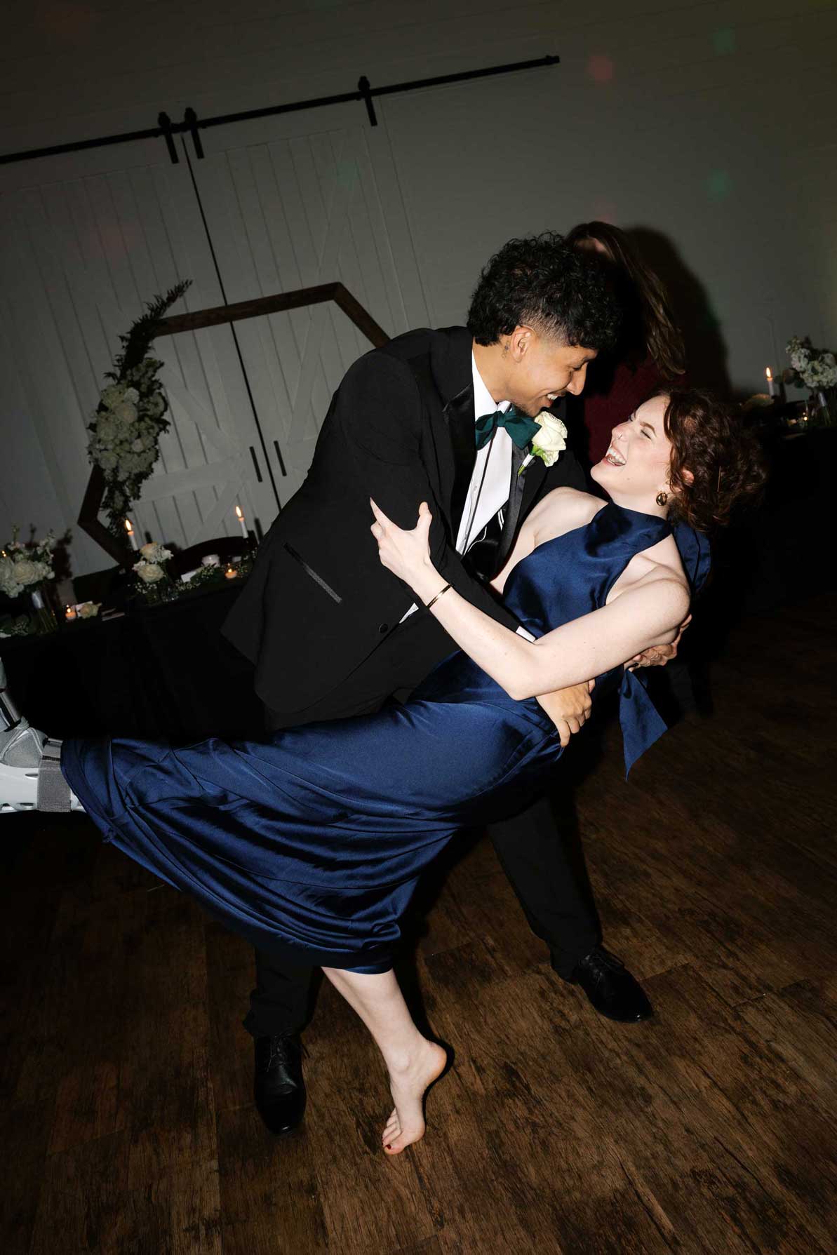 wedding photographers in Bells, texas. North of Dallas capture amazing wedding reception photos